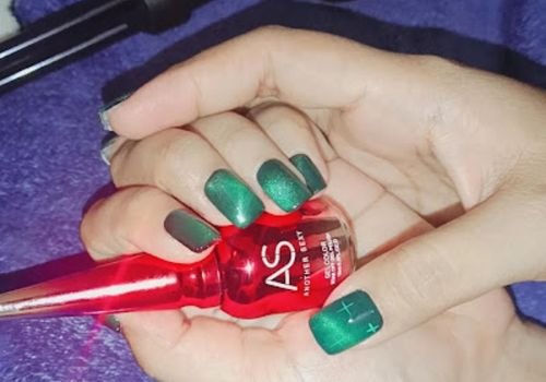 quick nail polish service