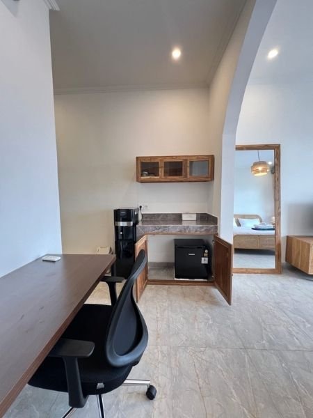 Casa de Ozora room workspace